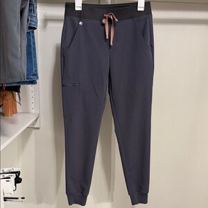 Figs Zamora Jogger scrub bottoms - Charcoal